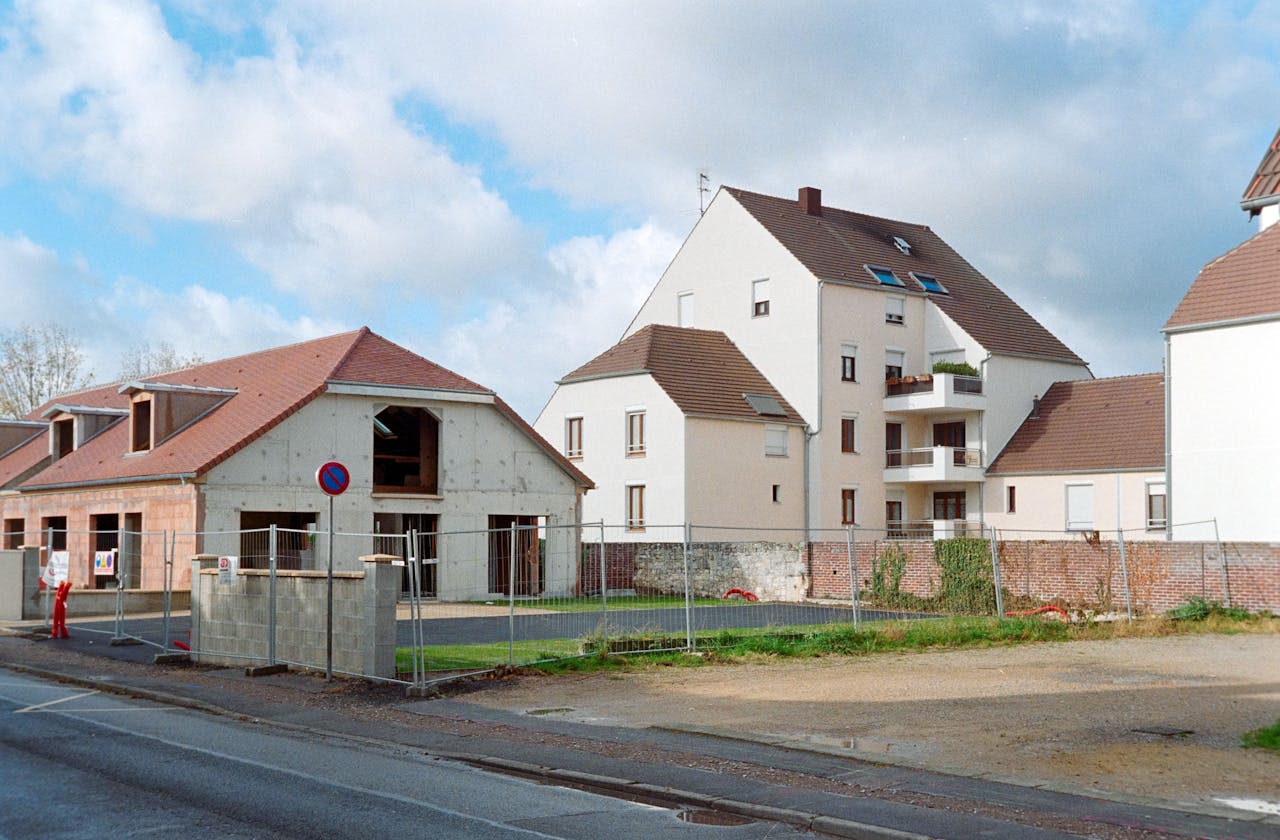 gallery-04 Residential area in Compiègne, France with new constructions and modern housing architecture.